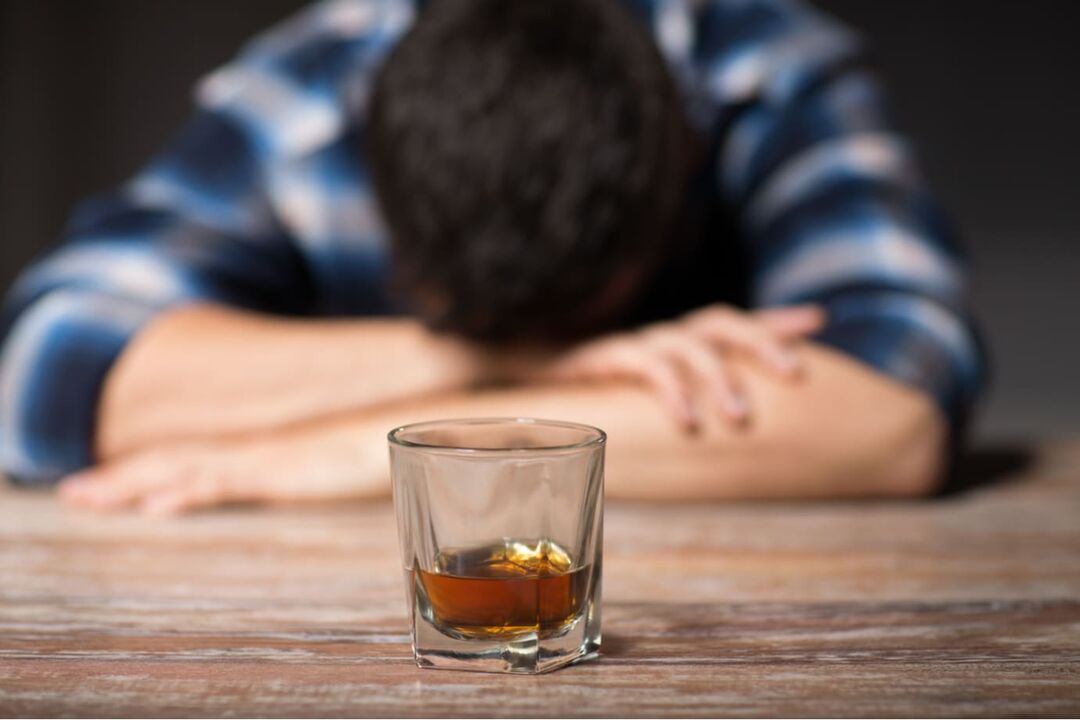 сонливость может быть результатом внезапного приема алкоголя